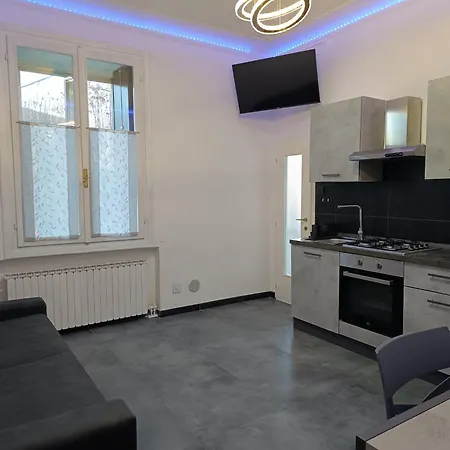 Blue House Apartment *