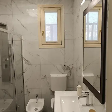 Blue House Apartment *